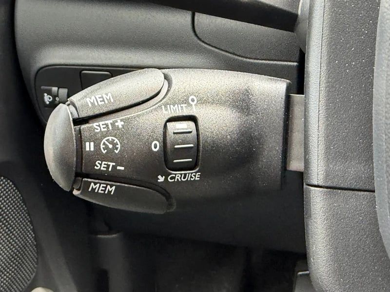 Photo de la voiture CITROEN C3 PureTech 83 ch BVM5 Max
