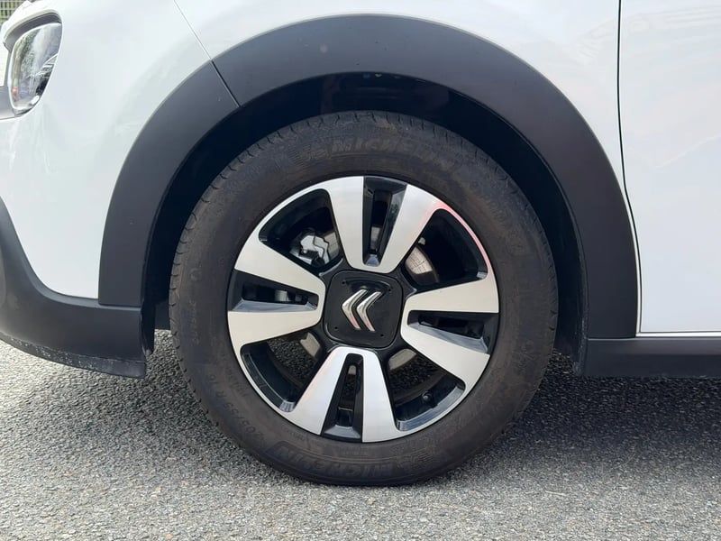 Photo de la voiture CITROEN C3 PureTech 83 ch BVM5 Max