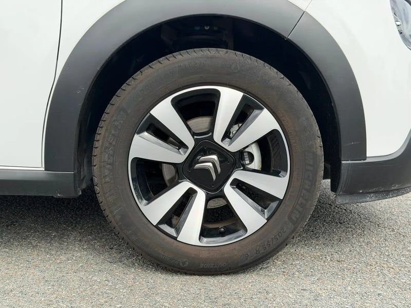Photo de la voiture CITROEN C3 PureTech 83 ch BVM5 Max