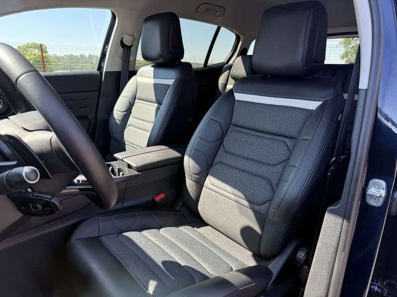 Photo de la voiture CITROEN C5 AIRCROSS Hybride 145 e-DCS6 Max