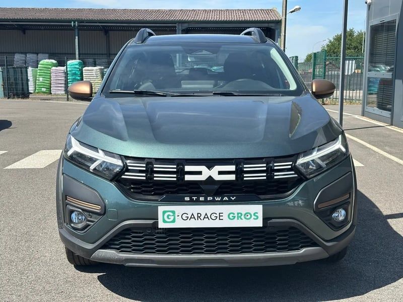 Photo de la voiture DACIA SANDERO ECO-G 100 GSR2 Stepway Extreme +