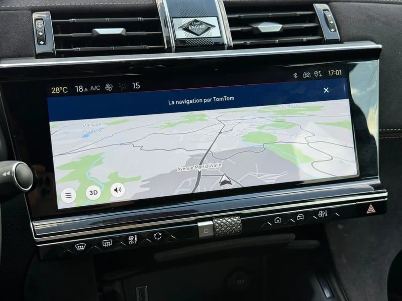 Photo de la voiture DS DS 7 Hybride Rechargeable E-Tense 225 EAT8 Performance Line +