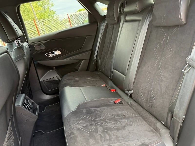 Photo de la voiture DS DS 7 Hybride Rechargeable E-Tense 225 EAT8 Performance Line +