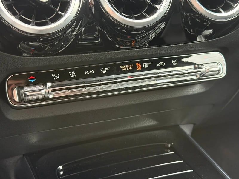 Photo de la voiture MERCEDES-BENZ CLASSE B 180 7G-DCT Progressive Line Edition
