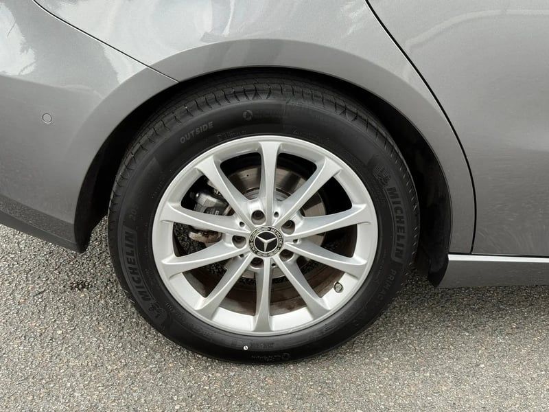 Photo de la voiture MERCEDES-BENZ CLASSE B 180 7G-DCT Progressive Line Edition