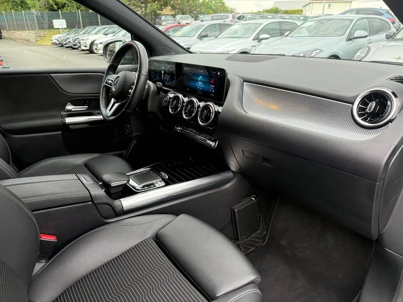 Photo de la voiture MERCEDES-BENZ CLASSE B 180 7G-DCT Progressive Line Edition