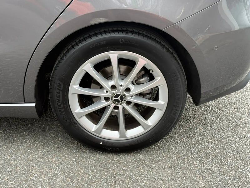Photo de la voiture MERCEDES-BENZ CLASSE B 180 7G-DCT Progressive Line Edition