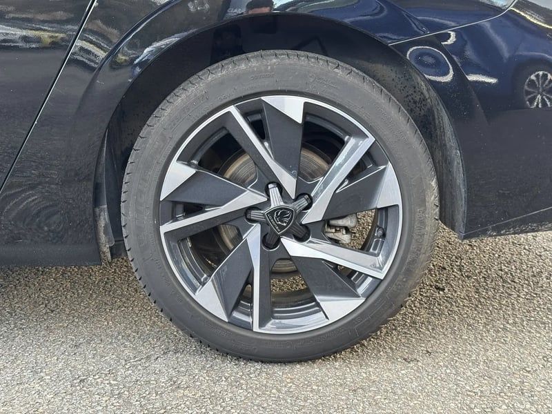 Photo de la voiture PEUGEOT 308 SW PureTech 130ch S&S EAT8 Allure Pack