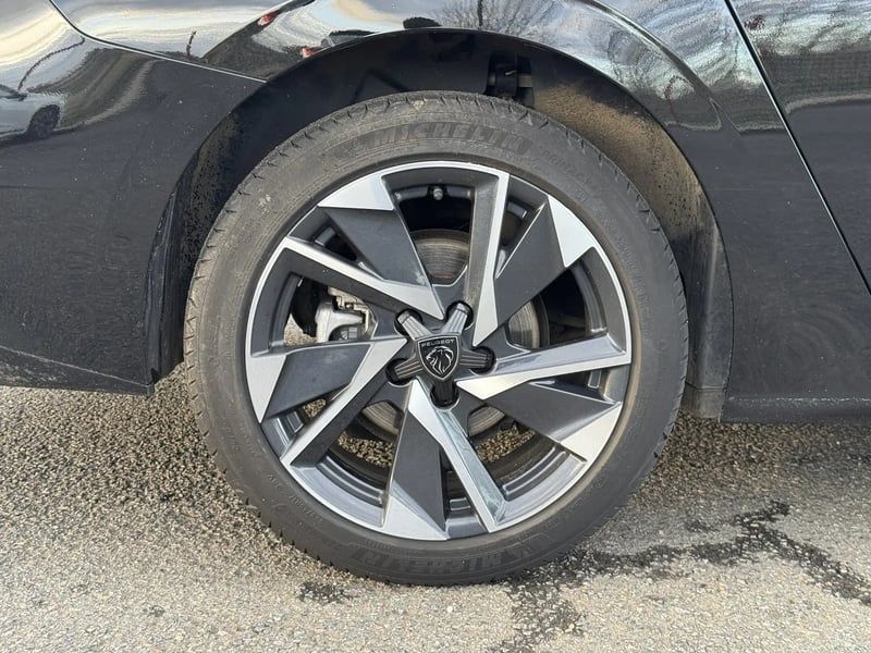 Photo de la voiture PEUGEOT 308 SW PureTech 130ch S&S EAT8 Allure Pack