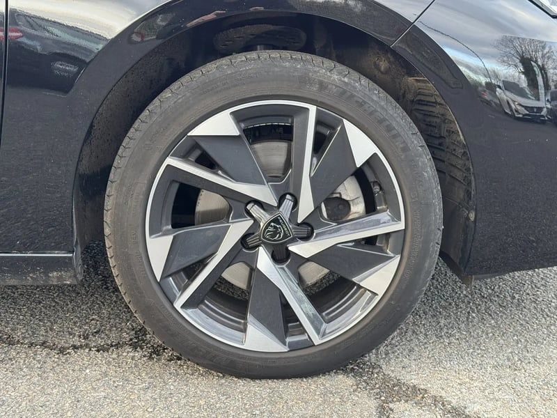 Photo de la voiture PEUGEOT 308 SW PureTech 130ch S&S EAT8 Allure Pack