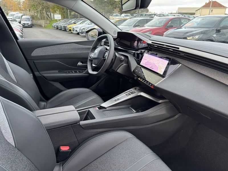 Photo de la voiture PEUGEOT 308 SW PureTech 130ch S&S EAT8 Allure Pack