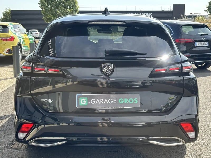 Photo de la voiture PEUGEOT 308 SW PureTech 130ch S&S EAT8 Allure Pack