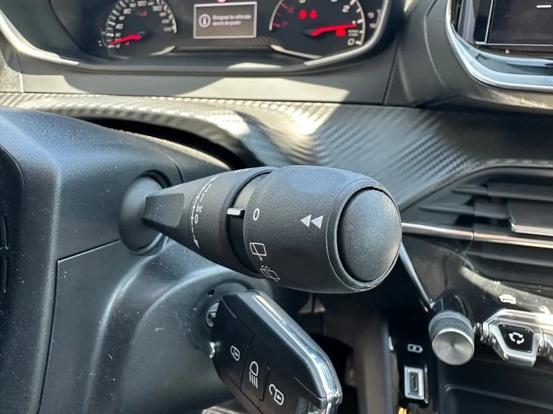 Photo de la voiture PEUGEOT 208 100 S&S BVM6 Style