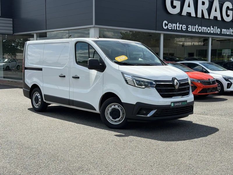 Photo de la voiture RENAULT TRAFIC FOURGON FG BLUE DCI 130 L1H1 2T8 GSR2 ADVANCE
