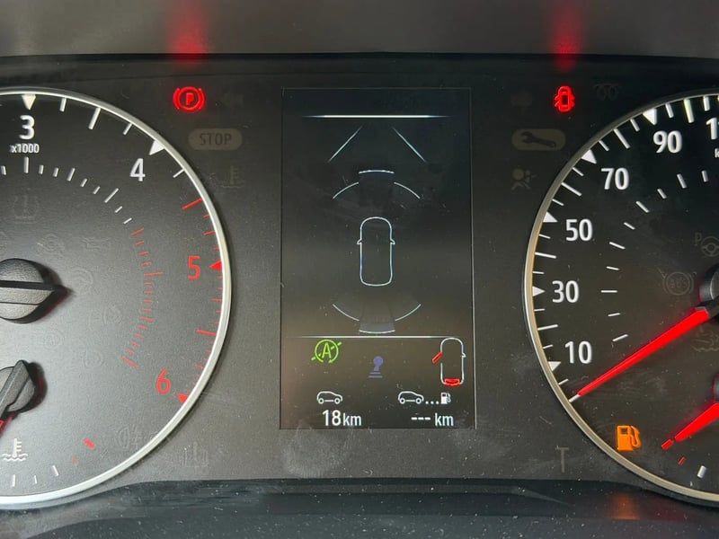 Photo de la voiture RENAULT TRAFIC FOURGON FG BLUE DCI 130 L1H1 2T8 GSR2 ADVANCE