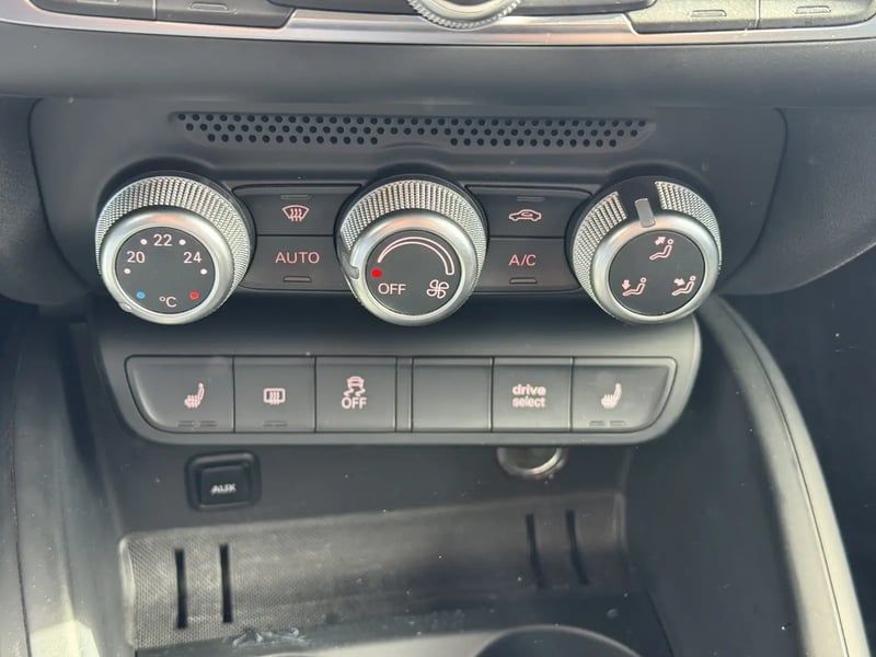 Photo de la voiture AUDI A1 SPORTBACK 1.4 TFSI 125 BVM6 Ambition