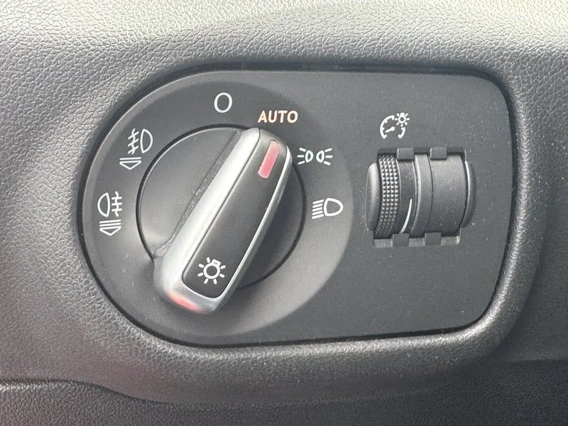 Photo de la voiture AUDI A1 SPORTBACK 1.4 TFSI 125 BVM6 Ambition