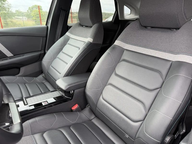 Photo de la voiture CITROEN C4 X PureTech 130 S&S EAT8 Max