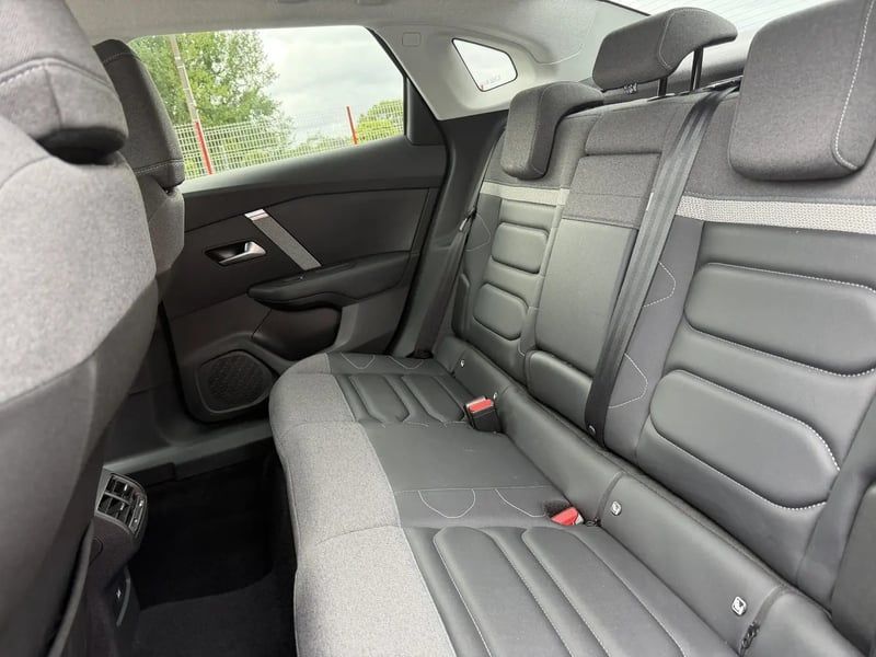 Photo de la voiture CITROEN C4 X PureTech 130 S&S EAT8 Max
