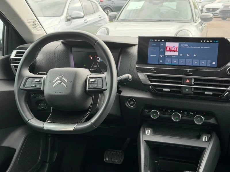 Photo de la voiture CITROEN C4 X PureTech 130 S&S EAT8 Max