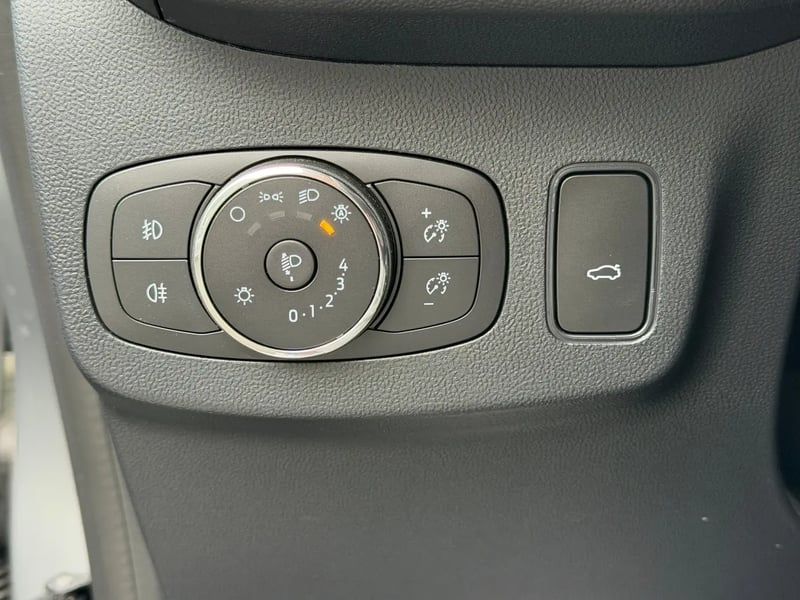 Photo de la voiture FORD PUMA 1.0 EcoBoost 155 ch mHEV S&S Powershift ST-Line