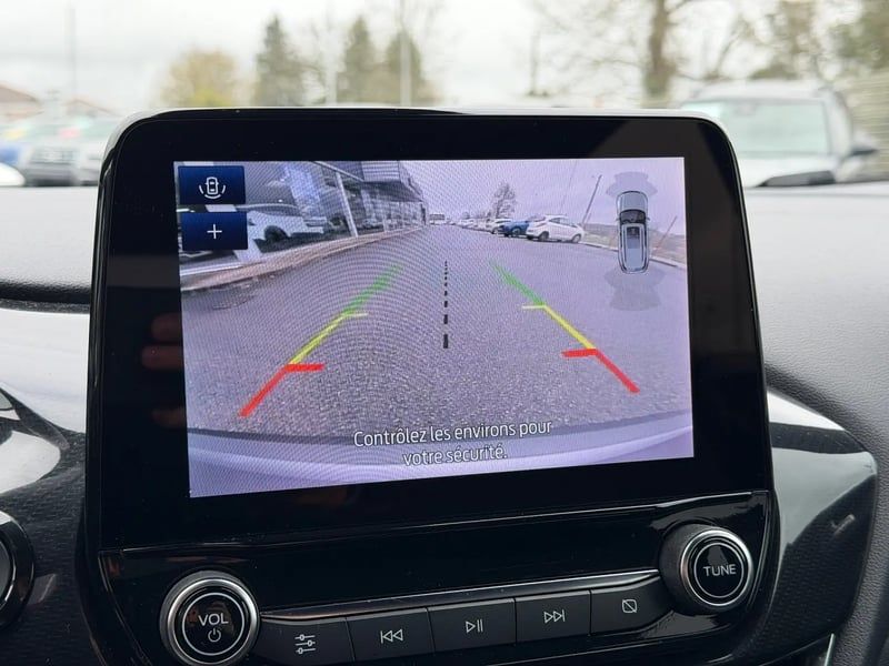 Photo de la voiture FORD PUMA 1.0 EcoBoost 155 ch mHEV S&S Powershift ST-Line