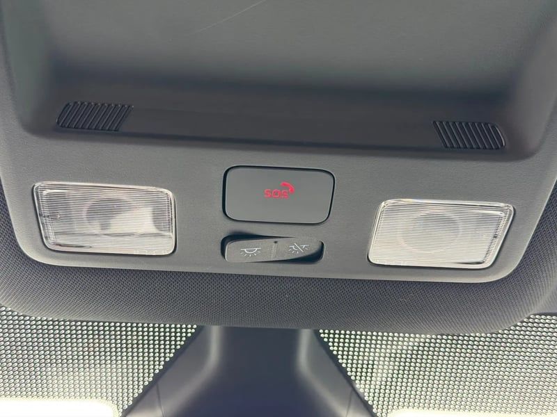 Photo de la voiture FORD PUMA 1.0 EcoBoost 155 ch mHEV S&S Powershift ST-Line