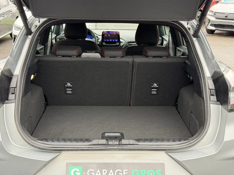 Photo de la voiture FORD PUMA 1.0 EcoBoost 155 ch mHEV S&S Powershift ST-Line