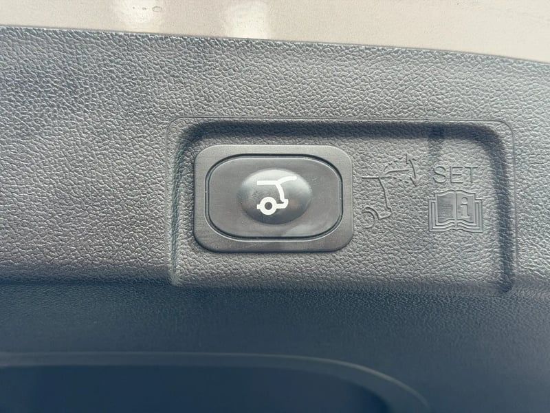 Photo de la voiture FORD PUMA 1.0 EcoBoost 155 ch mHEV S&S Powershift ST-Line