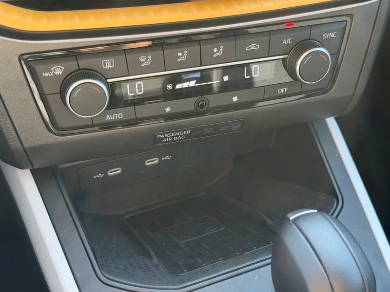 Photo de la voiture SEAT ARONA 1.0 TSI 110 ch Start/Stop DSG7 Style Business
