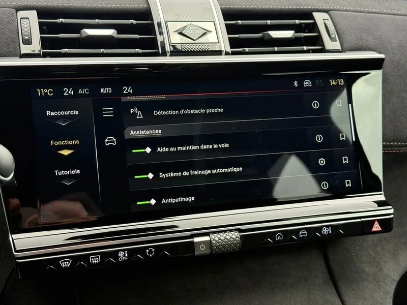 Photo de la voiture DS DS 7 Hybride Rechargeable E-Tense 225 EAT8 Performance Line