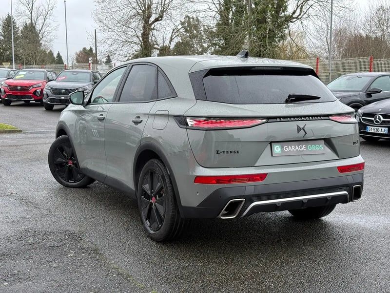 Photo de la voiture DS DS 7 Hybride Rechargeable E-Tense 225 EAT8 Performance Line