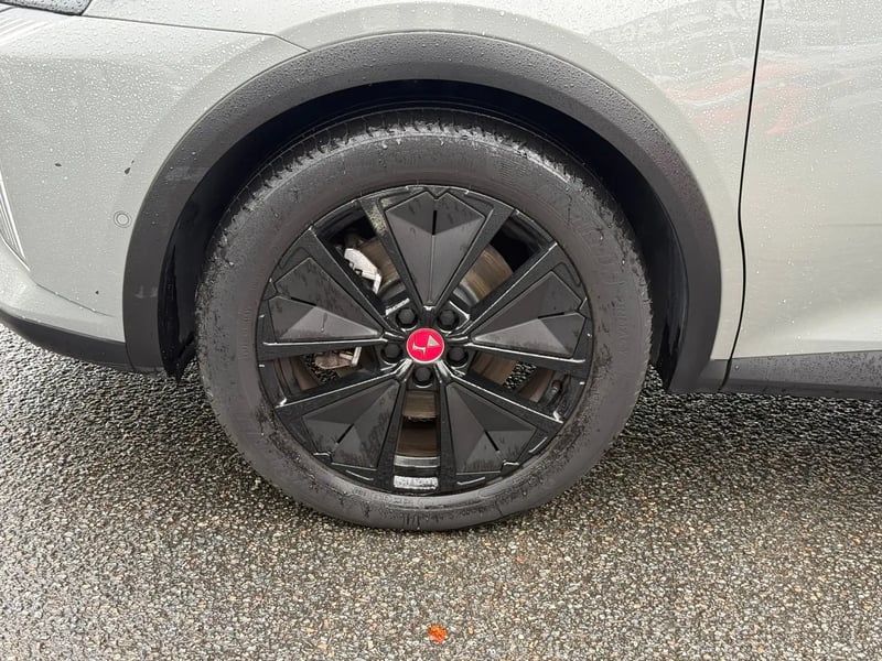 Photo de la voiture DS DS 7 Hybride Rechargeable E-Tense 225 EAT8 Performance Line