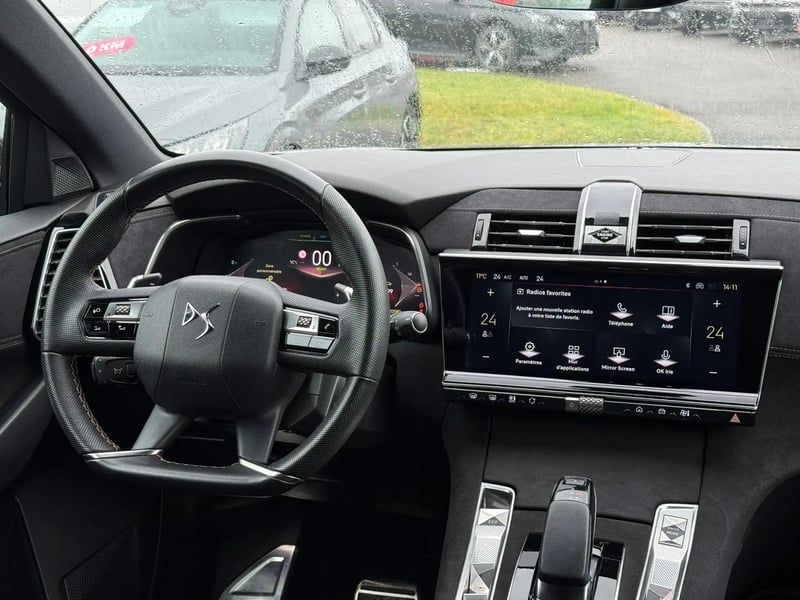 Photo de la voiture DS DS 7 Hybride Rechargeable E-Tense 225 EAT8 Performance Line