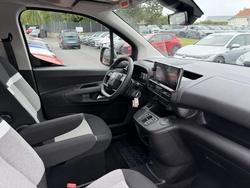 Photo de la voiture CITROEN E-BERLINGO Taille M 136 ch 54 kWh Plus