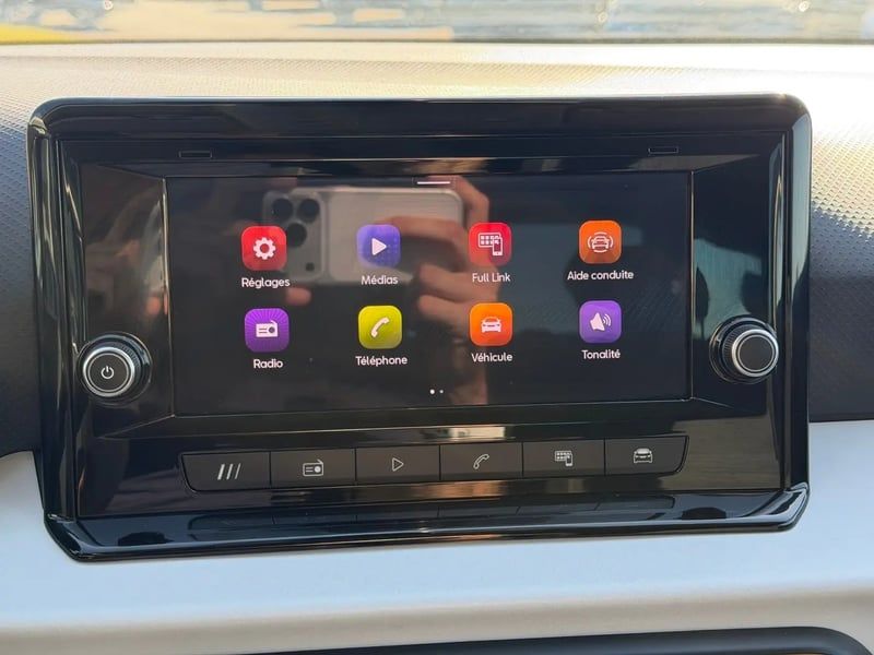 Photo de la voiture SEAT ARONA 1.0 TSI 110 ch Start/Stop BVM6 Style Business