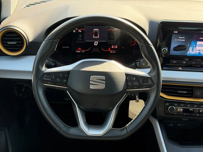 Photo de la voiture SEAT ARONA 1.0 TSI 110 ch Start/Stop BVM6 Style Business