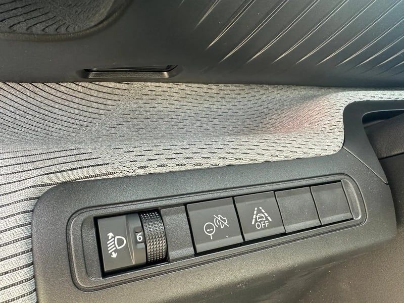 Photo de la voiture CITROEN C3 AIRCROSS Hybride 145 ch Aut Max