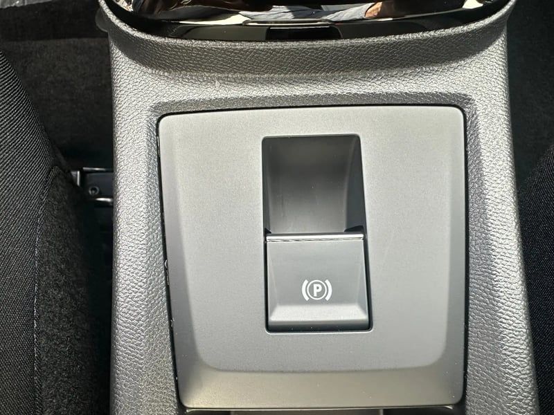 Photo de la voiture CITROEN C3 AIRCROSS Hybride 145 ch Aut Max