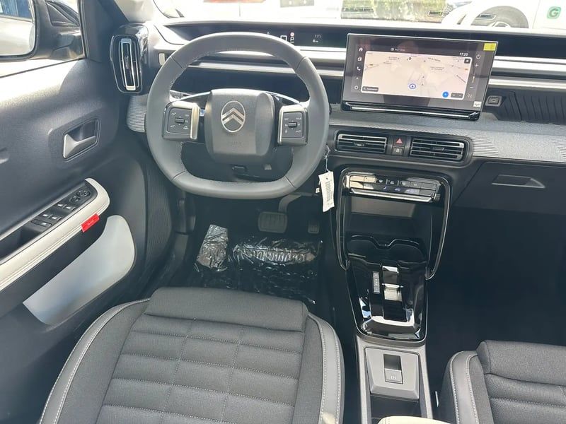 Photo de la voiture CITROEN C3 AIRCROSS Hybride 145 ch Aut Max