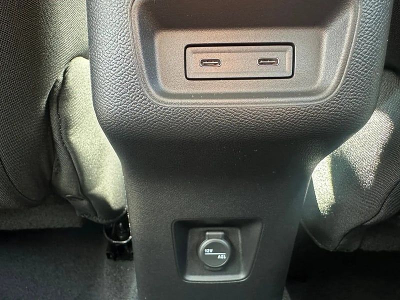 Photo de la voiture CITROEN C3 AIRCROSS Hybride 145 ch Aut Max