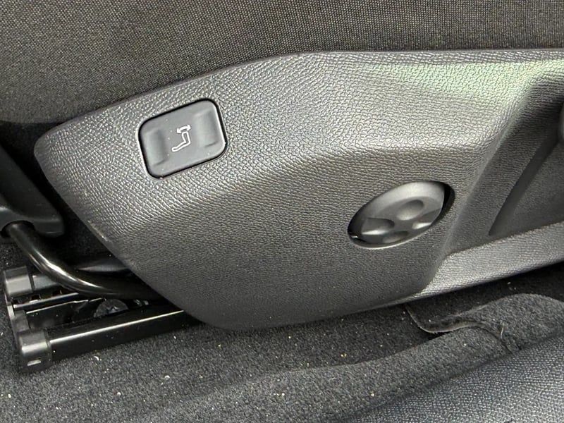 Photo de la voiture PEUGEOT 508 SW Hybrid 180 e-EAT8 Allure