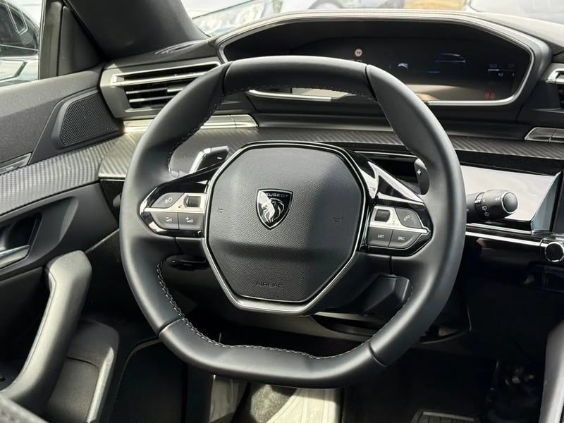 Photo de la voiture PEUGEOT 508 SW Hybrid 180 e-EAT8 Allure