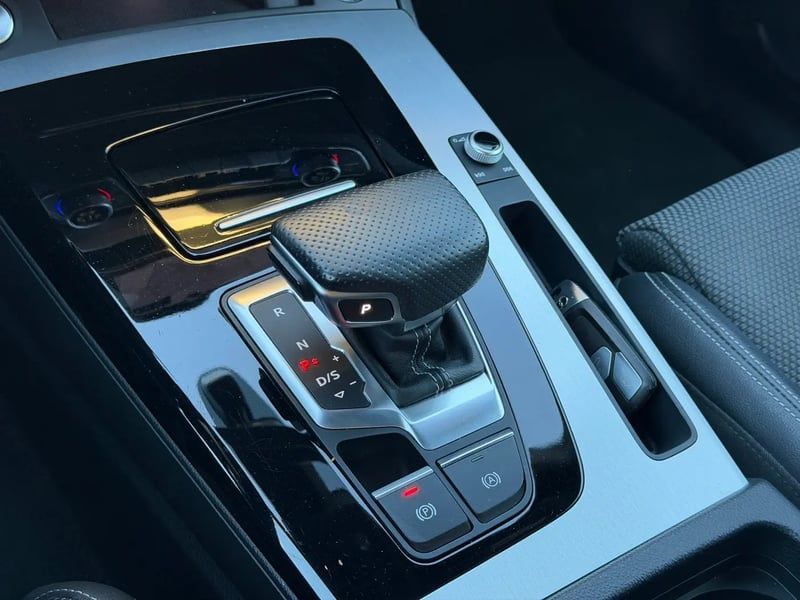 Photo de la voiture AUDI Q5 SPORTBACK 35 TDI 163 S tronic 7 S line