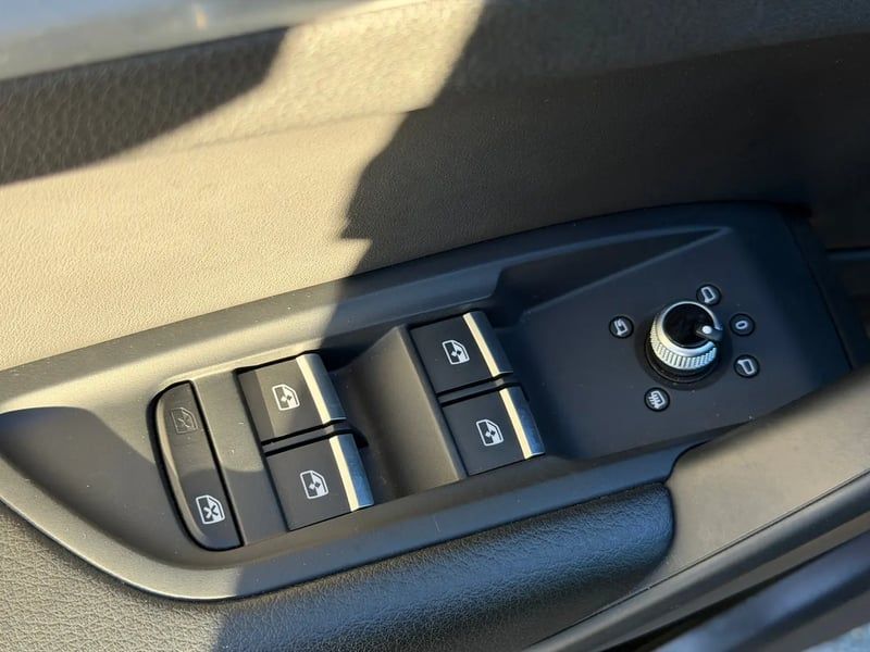 Photo de la voiture AUDI Q5 SPORTBACK 35 TDI 163 S tronic 7 S line