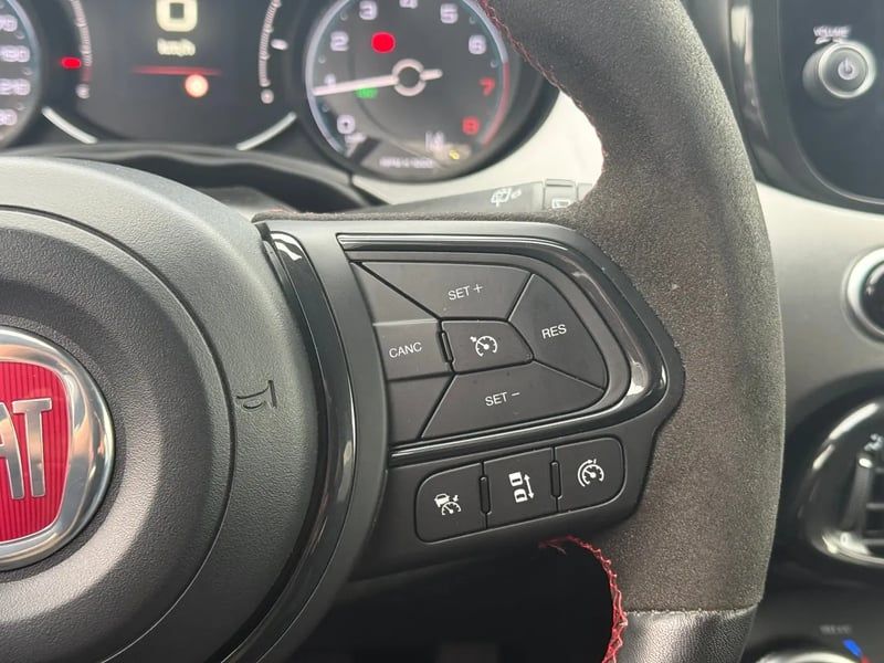 Photo de la voiture FIAT 500X MY23 1.5 FireFly 130 ch S/S DCT7 Hybrid Sport