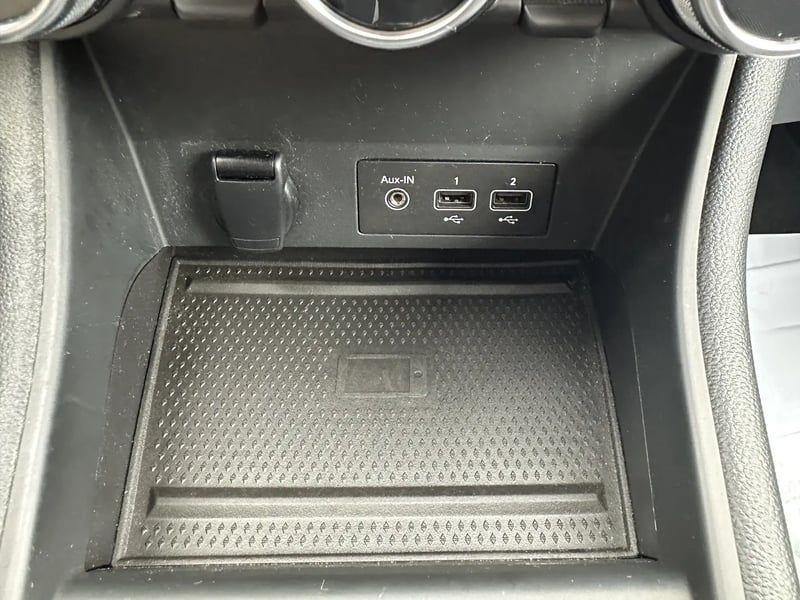 Photo de la voiture RENAULT CAPTUR Blue dCi 115 Intens