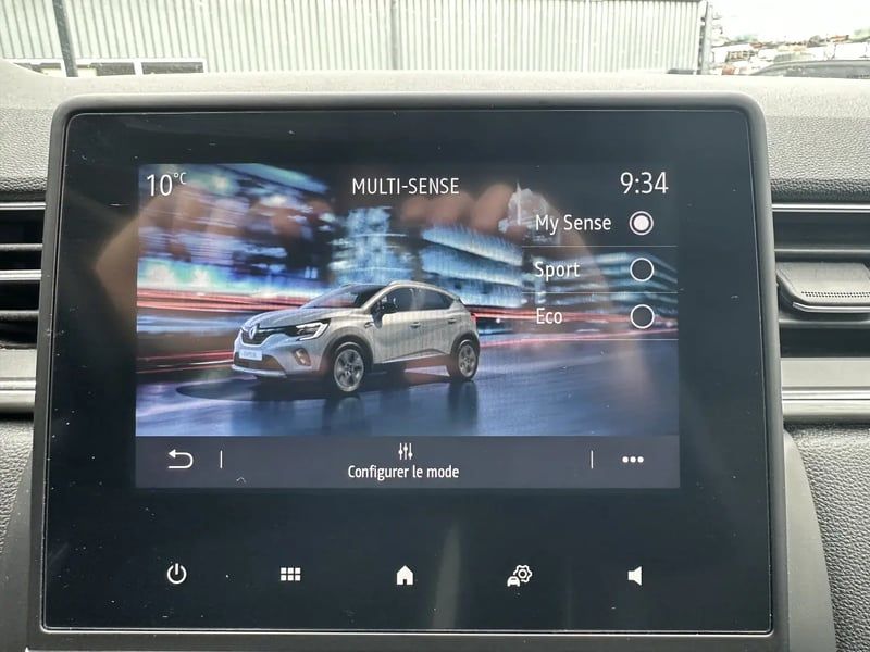 Photo de la voiture RENAULT CAPTUR Blue dCi 115 Intens