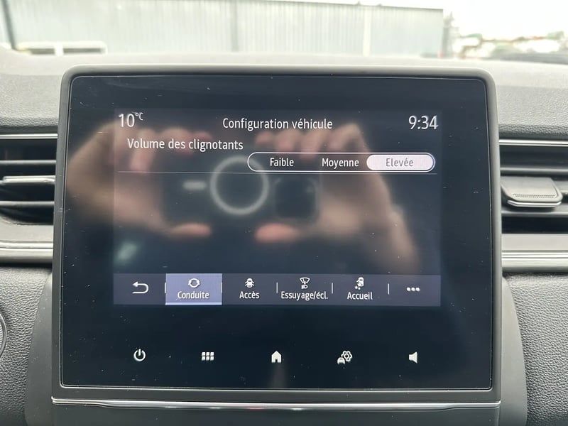 Photo de la voiture RENAULT CAPTUR Blue dCi 115 Intens