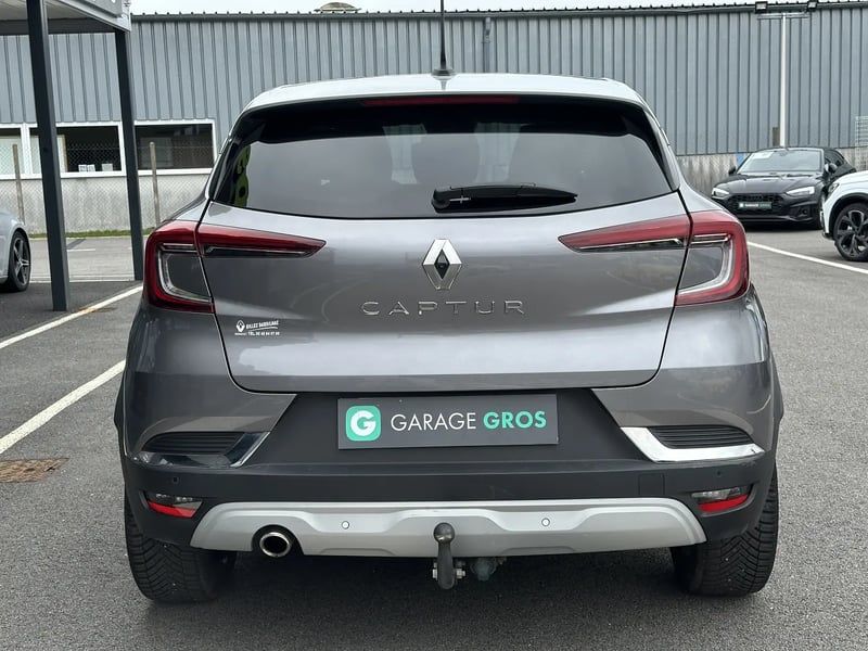 Photo de la voiture RENAULT CAPTUR Blue dCi 115 Intens